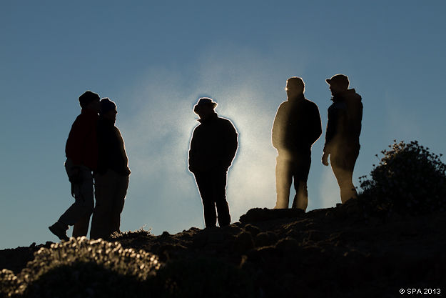 Contraluz al amanecer en la cumbre de Guajara